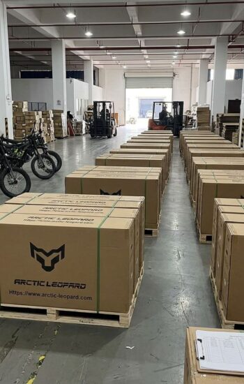 Arctic leopard box warehouse - Arctic Leopard Europa